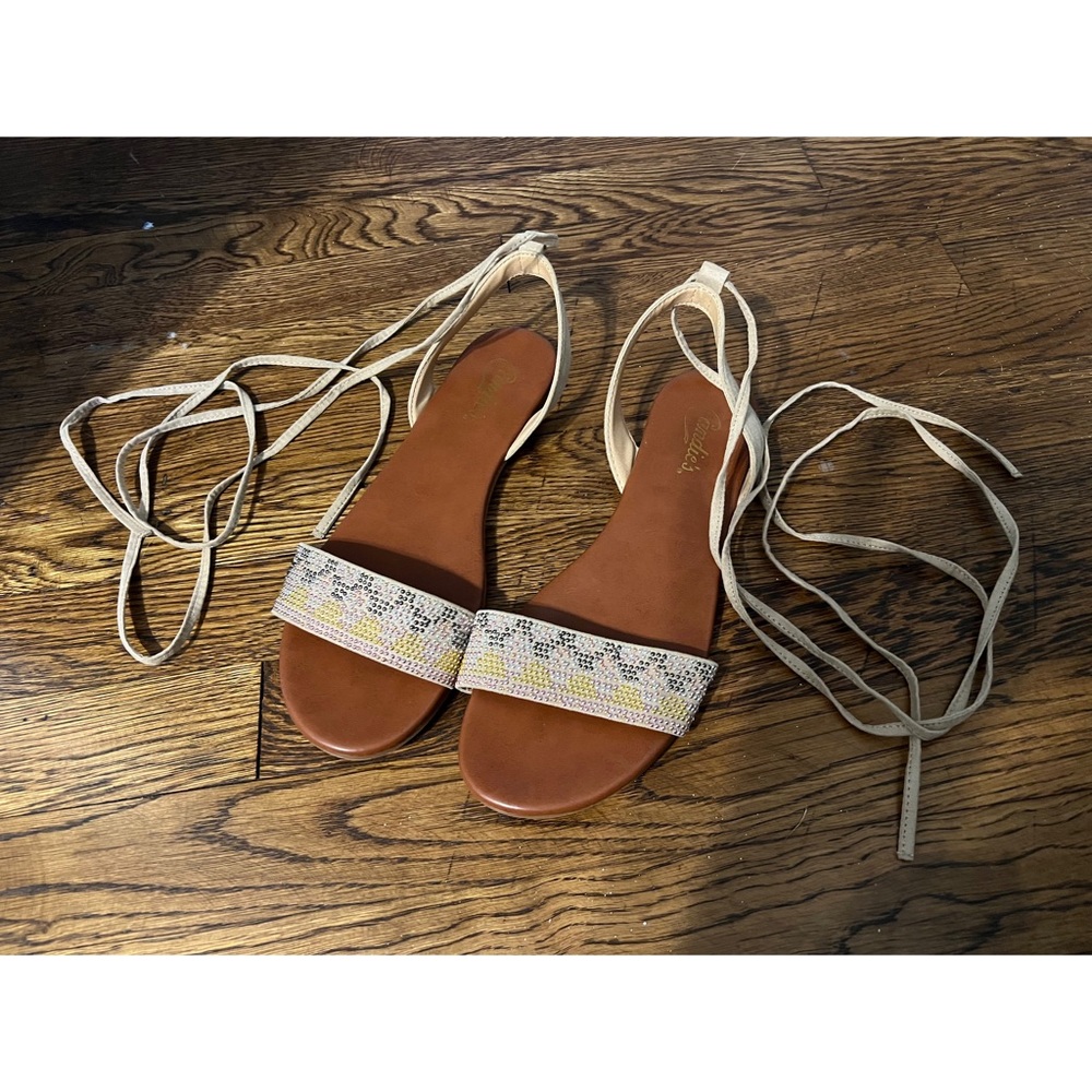 Candie’s Tie Up Sandals